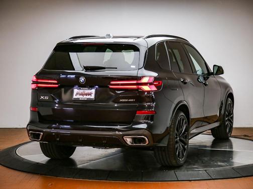 Black Sapphire Metallic 2026 BMW X5 xDrive40i