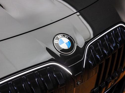 2026 BMW 740 i