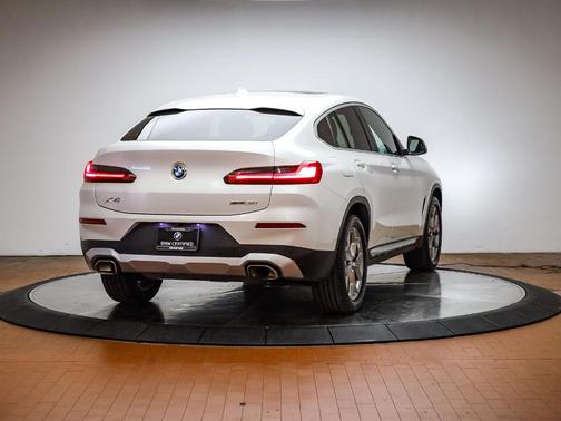 2023 BMW X4 xDrive30i