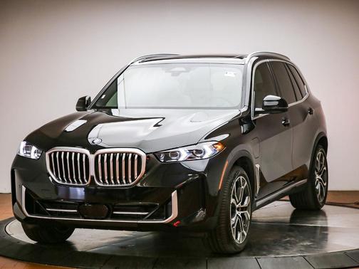 Black Sapphire Metallic 2026 BMW X5 PHEV xDrive50e