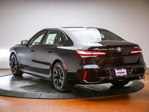 Black Sapphire Metallic 2026 BMW 750e xDrive