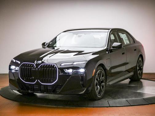 Black Sapphire Metallic 2026 BMW 750e xDrive