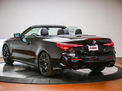 Black Sapphire Metallic 2026 BMW M440 i