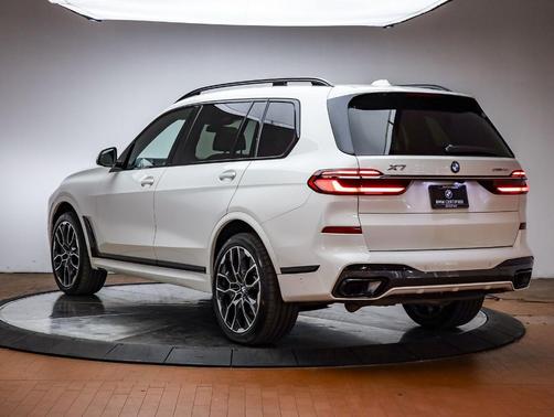 2023 BMW X7 xDrive40i