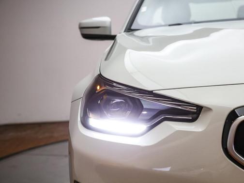 2026 BMW 230 i xDrive