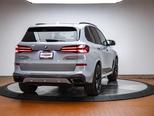 2026 BMW X5 M60i