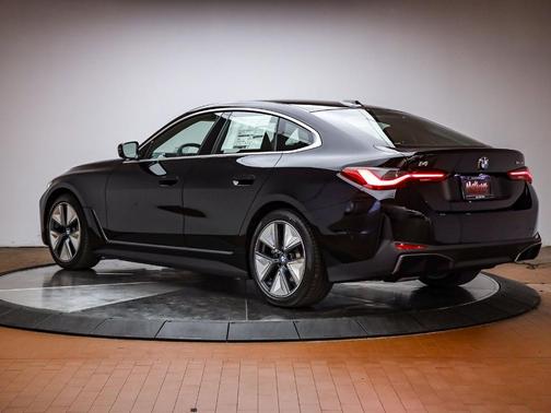 Jet Black 2026 BMW i4 Gran Coupe xDrive40