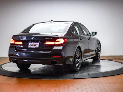 Dark Graphite Metallic 2023 BMW 530e 530e