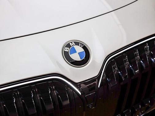 2026 BMW 740 i