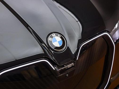 2026 BMW iX xDrive60