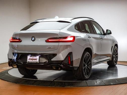 2025 BMW X4 xDrive30i