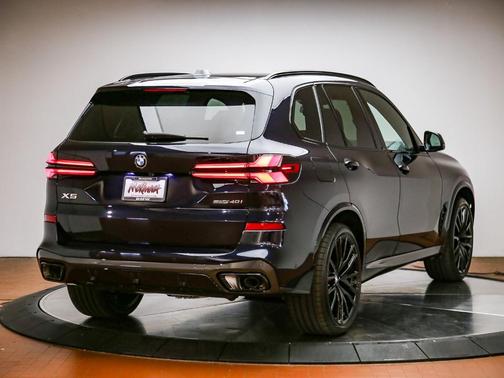 Carbon Black Metallic 2026 BMW X5 sDrive40i