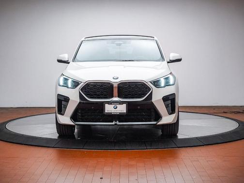 Alpine White 2025 BMW X2 xDrive28i