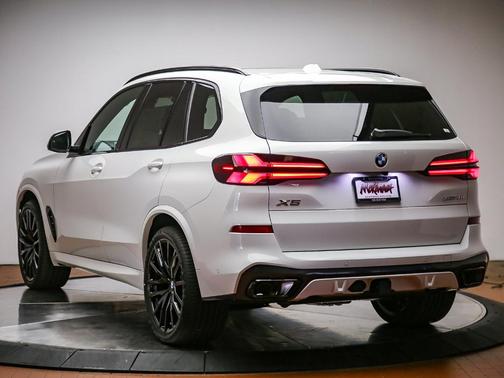 Alpine White 2026 BMW X5 xDrive40i