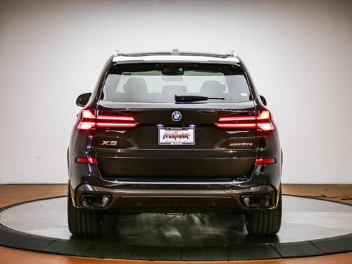 Black Sapphire Metallic 2026 BMW X5 PHEV xDrive50e