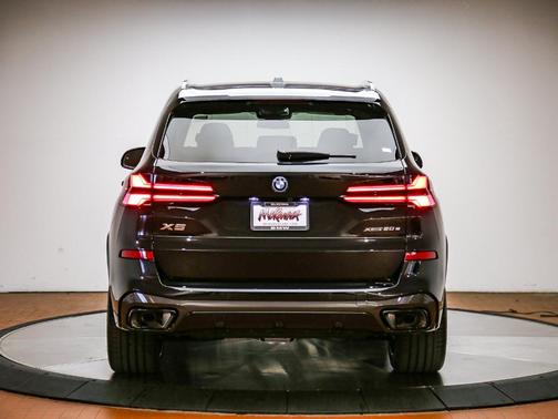 Black Sapphire Metallic 2026 BMW X5 PHEV xDrive50e