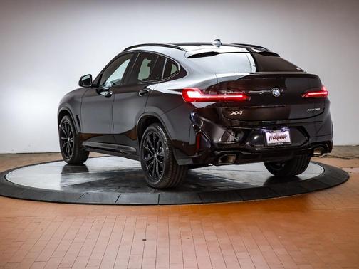 Black Sapphire Metallic 2025 BMW X4 xDrive30i