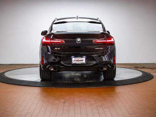 Black Sapphire Metallic 2025 BMW X4 xDrive30i