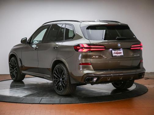 Manhattan Green Metallic 2026 BMW X5 sDrive40i