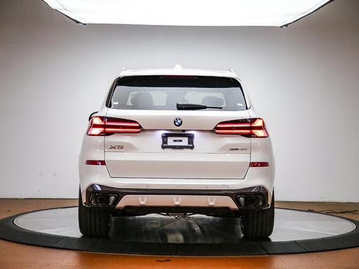 Mineral White Metallic 2026 BMW X5 xDrive40i
