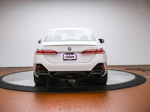 Alpine White 2026 BMW 530 i