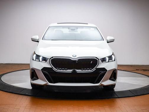 Alpine White 2026 BMW i5 eDrive40