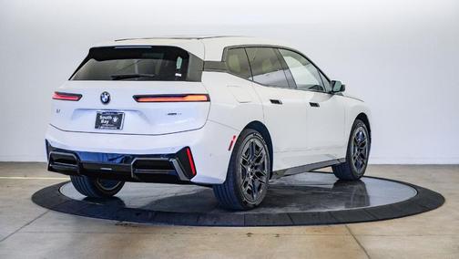 Mineral White Metallic 2026 BMW iX xDrive45