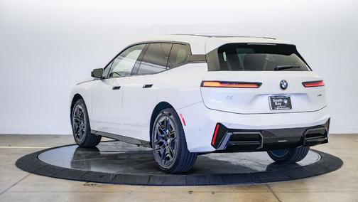 Mineral White Metallic 2026 BMW iX xDrive45