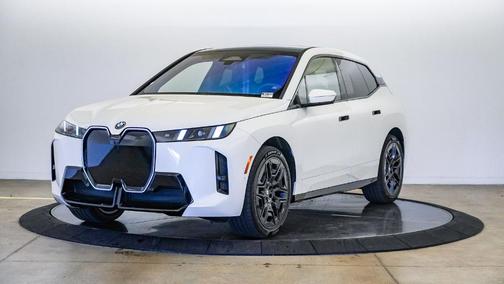 Mineral White Metallic 2026 BMW iX xDrive45