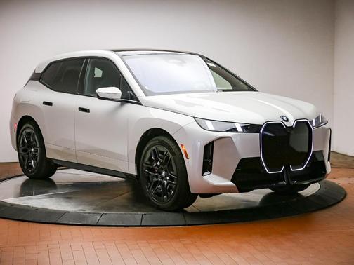 Mineral White Metallic 2026 BMW iX xDrive45