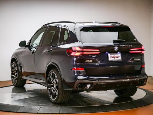 Carbon Black Metallic 2026 BMW X5 xDrive40i