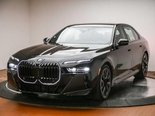 Black Sapphire Metallic 2026 BMW 740 i
