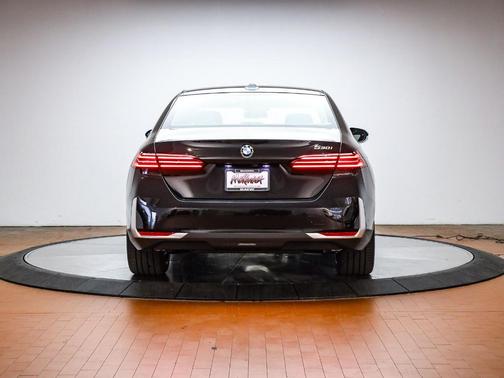 Black Sapphire Metallic 2026 BMW 530 i