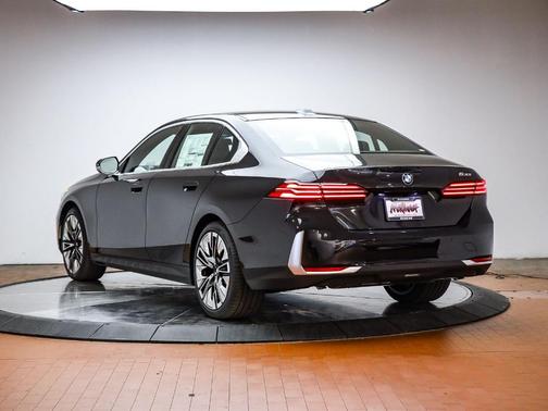 Black Sapphire Metallic 2026 BMW 530 i