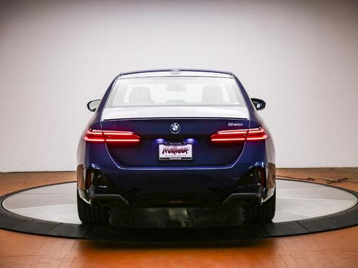 C1M 2027 BMW 530 i