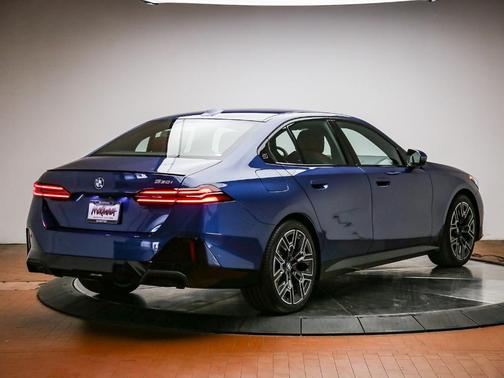 C1M 2027 BMW 530 i
