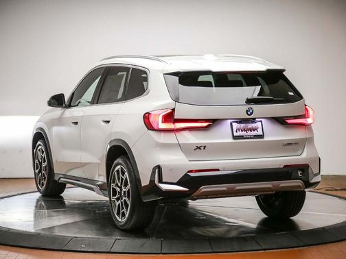 Alpine White 2026 BMW X1 xDrive28i