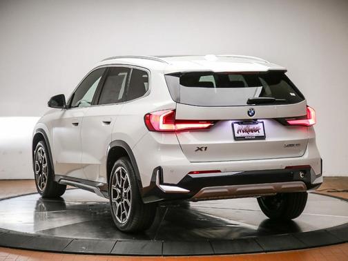 Alpine White 2026 BMW X1 xDrive28i