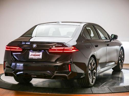 Black Sapphire Metallic 2027 BMW 530 i
