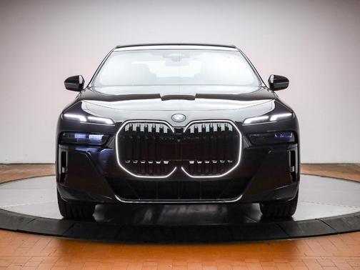 2026 BMW 740 i