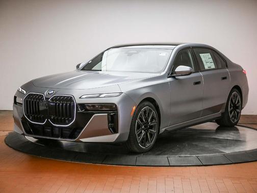 Pure 2026 BMW 740 i
