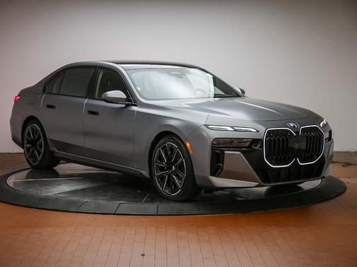 Pure 2026 BMW 740 i