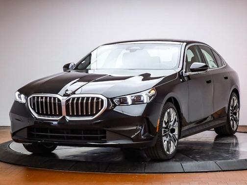 Black Sapphire Metallic 2026 BMW 530 i