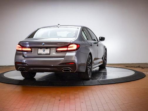 Skyscraper Gray Metallic 2023 BMW 540 i