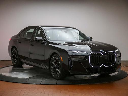 Black Sapphire Metallic 2026 BMW i7 EDrive50