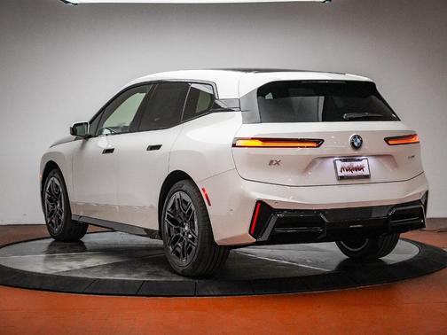2026 BMW iX xDrive45