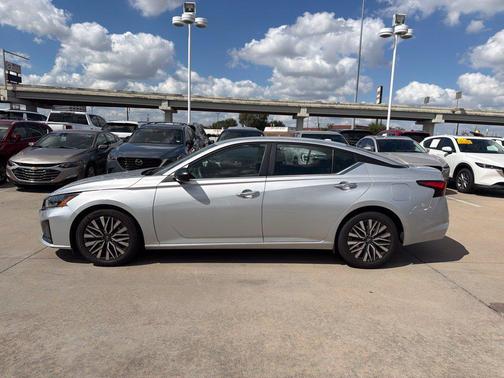 Brilliant Silver Metallic 2024 Nissan Altima 2.5 SV