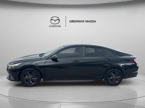 Phantom Black 2021 Hyundai ELANTRA SEL