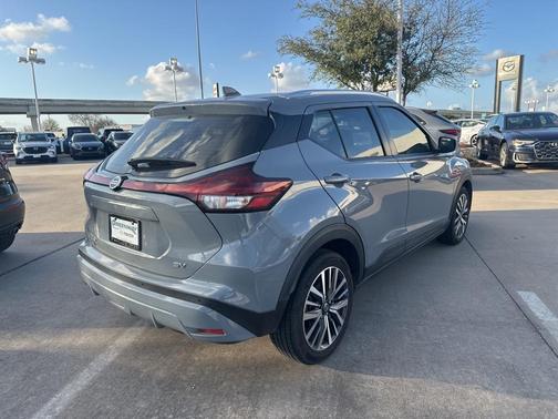 2021 Nissan Kicks SV
