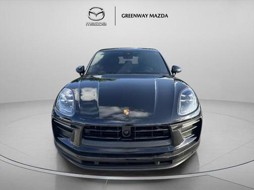 2023 Porsche Macan Base